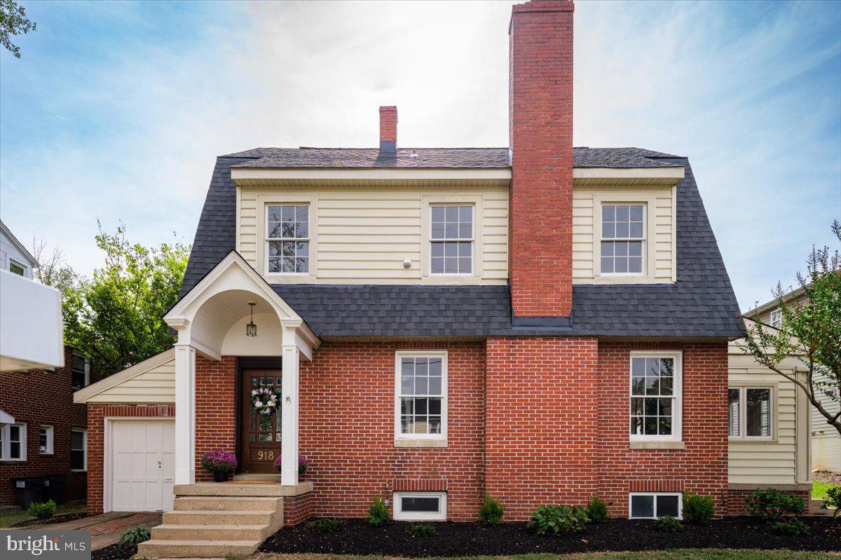 918 WILLIAM ST, FREDERICKSBURG, Virginia 22401, 4 Bedrooms Bedrooms, ,3 BathroomsBathrooms,Residential,For sale,918 WILLIAM ST,VAFB2007702 MLS # VAFB2007702