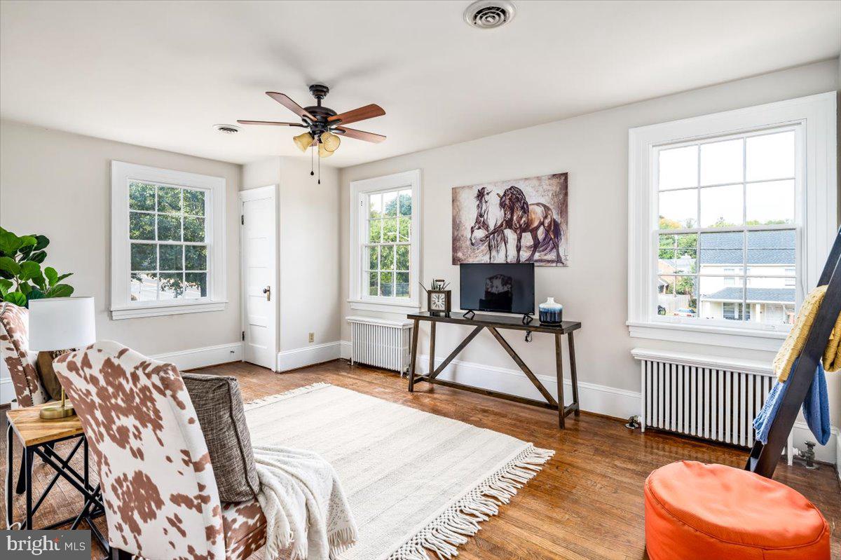918 WILLIAM ST, FREDERICKSBURG, Virginia 22401, 4 Bedrooms Bedrooms, ,3 BathroomsBathrooms,Residential,For sale,918 WILLIAM ST,VAFB2007702 MLS # VAFB2007702