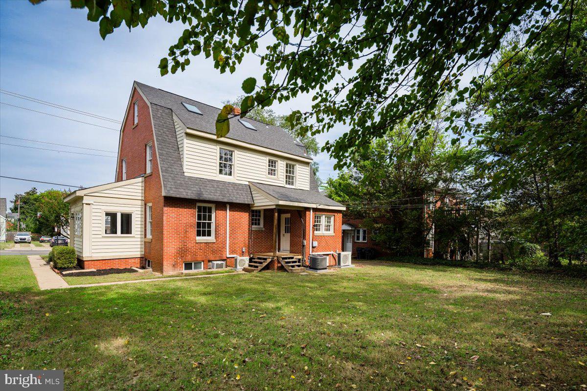918 WILLIAM ST, FREDERICKSBURG, Virginia 22401, 4 Bedrooms Bedrooms, ,3 BathroomsBathrooms,Residential,For sale,918 WILLIAM ST,VAFB2007702 MLS # VAFB2007702