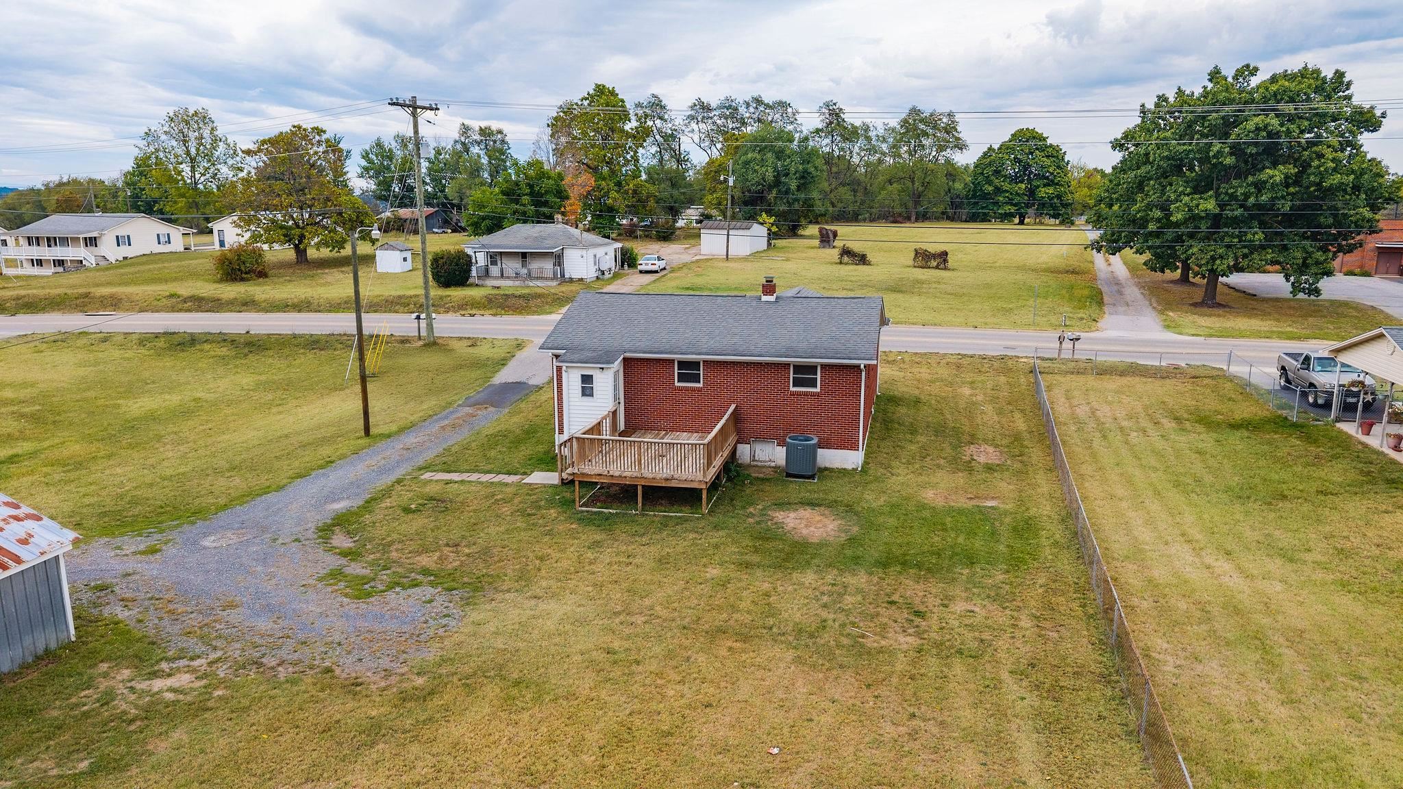 203 HOWARDSVILLE TPKE, STUARTS DRAFT, Virginia 24477, 3 Bedrooms Bedrooms, ,1 BathroomBathrooms,Residential,203 HOWARDSVILLE TPKE,669385 MLS # 669385