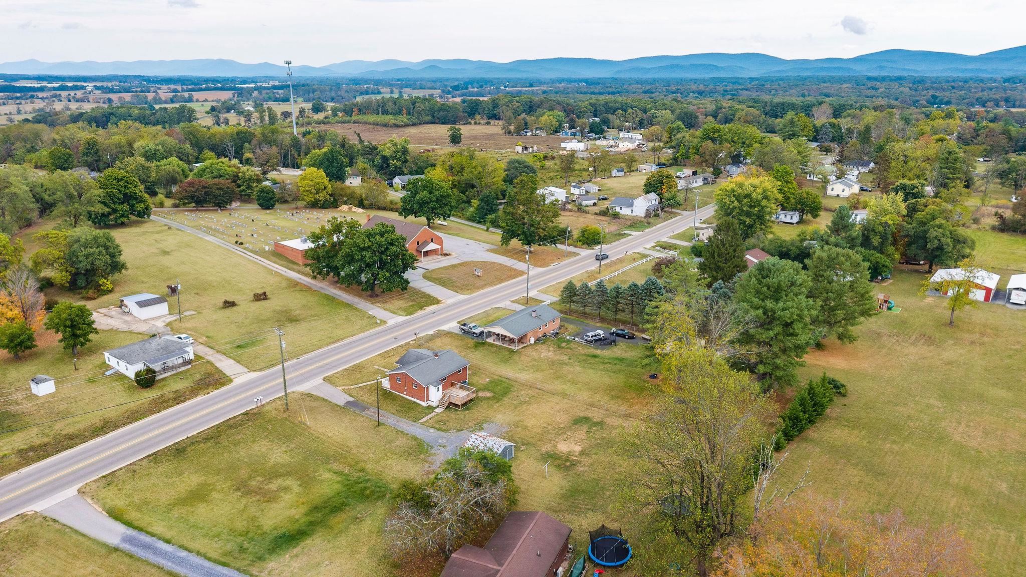 203 HOWARDSVILLE TPKE, STUARTS DRAFT, Virginia 24477, 3 Bedrooms Bedrooms, ,1 BathroomBathrooms,Residential,203 HOWARDSVILLE TPKE,669385 MLS # 669385