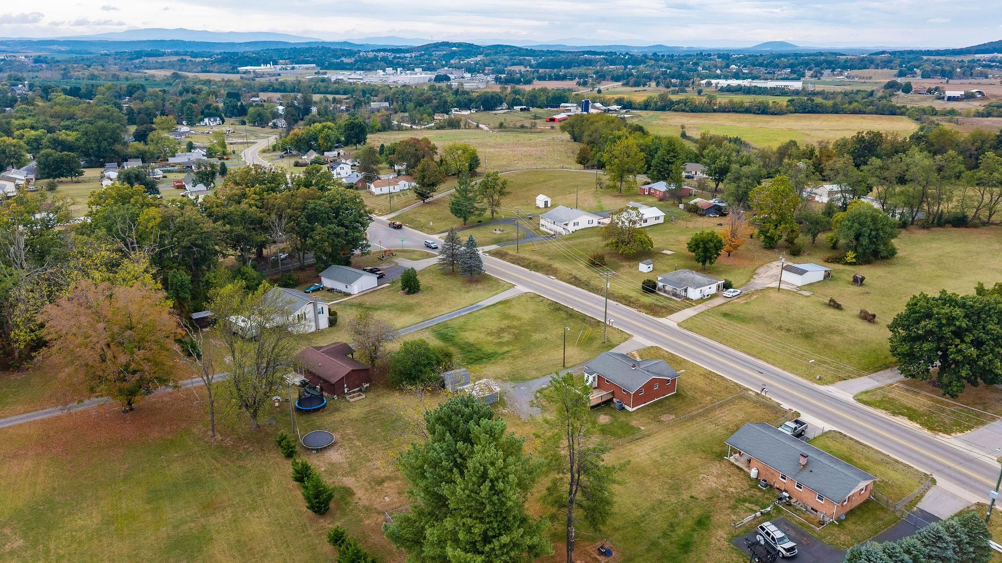 203 HOWARDSVILLE TPKE, STUARTS DRAFT, Virginia 24477, 3 Bedrooms Bedrooms, ,1 BathroomBathrooms,Residential,203 HOWARDSVILLE TPKE,669385 MLS # 669385