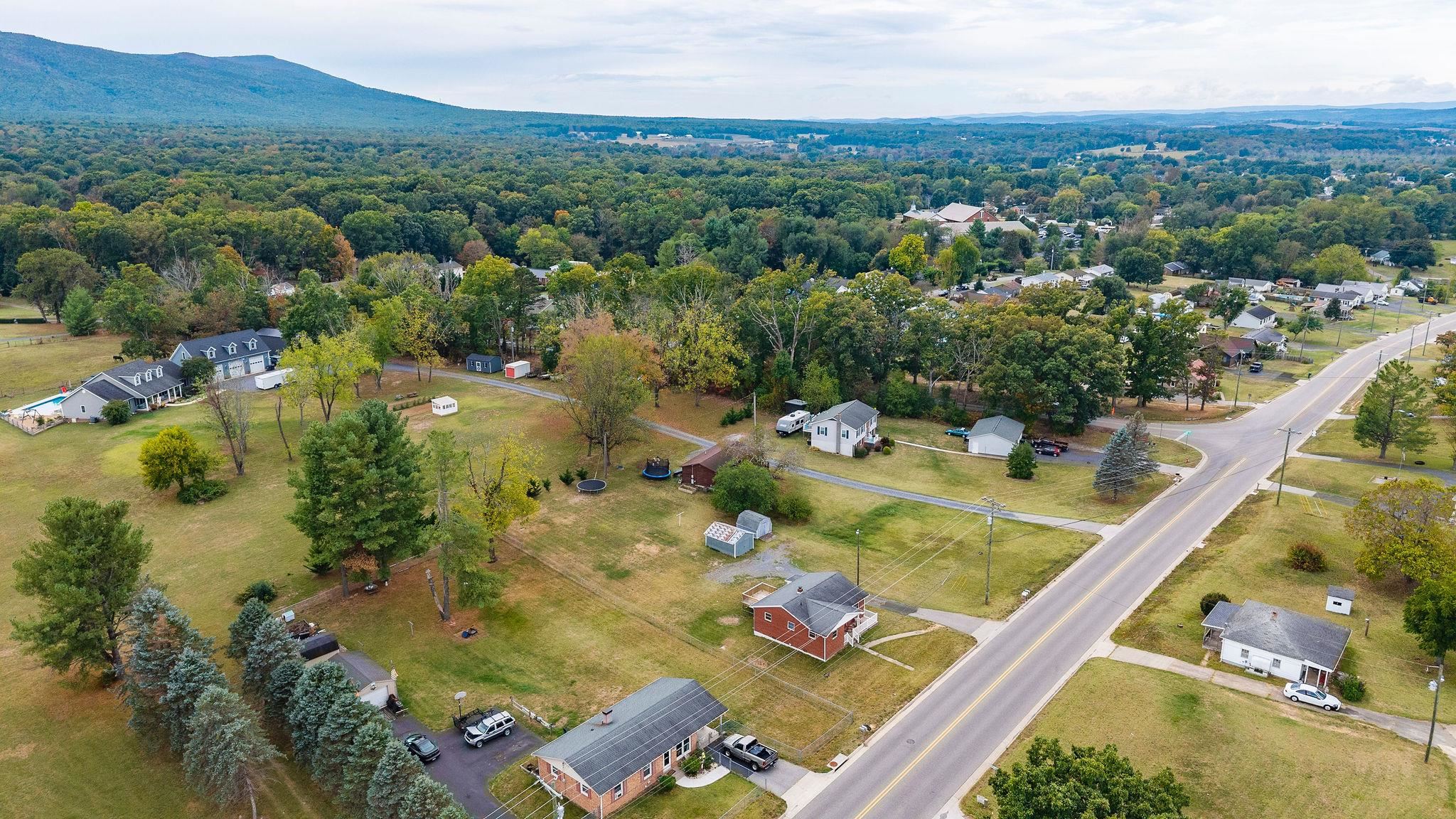 203 HOWARDSVILLE TPKE, STUARTS DRAFT, Virginia 24477, 3 Bedrooms Bedrooms, ,1 BathroomBathrooms,Residential,203 HOWARDSVILLE TPKE,669385 MLS # 669385