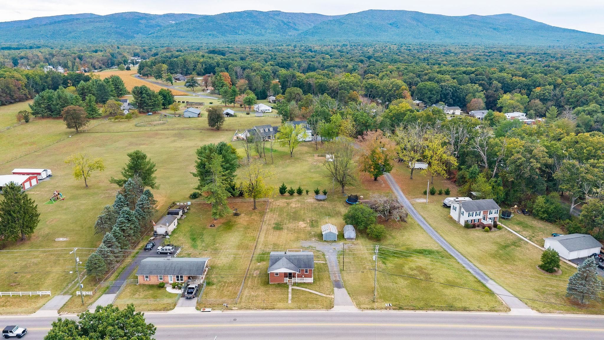 203 HOWARDSVILLE TPKE, STUARTS DRAFT, Virginia 24477, 3 Bedrooms Bedrooms, ,1 BathroomBathrooms,Residential,203 HOWARDSVILLE TPKE,669385 MLS # 669385
