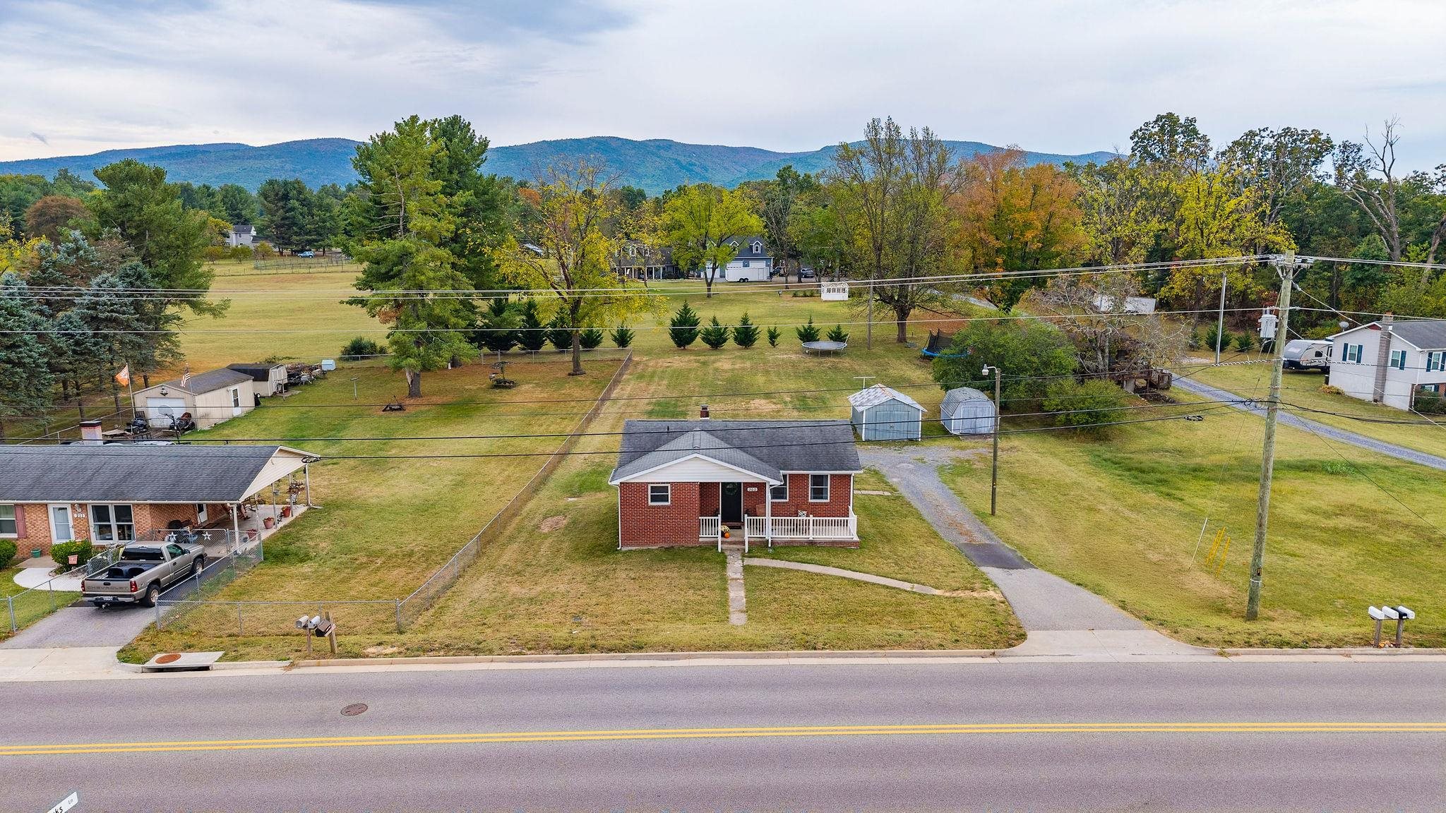 203 HOWARDSVILLE TPKE, STUARTS DRAFT, Virginia 24477, 3 Bedrooms Bedrooms, ,1 BathroomBathrooms,Residential,203 HOWARDSVILLE TPKE,669385 MLS # 669385