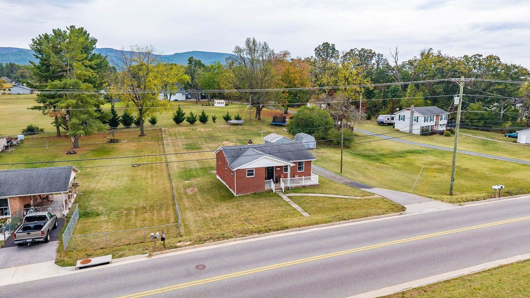 203 HOWARDSVILLE TPKE, STUARTS DRAFT, Virginia 24477, 3 Bedrooms Bedrooms, ,1 BathroomBathrooms,Residential,203 HOWARDSVILLE TPKE,669385 MLS # 669385