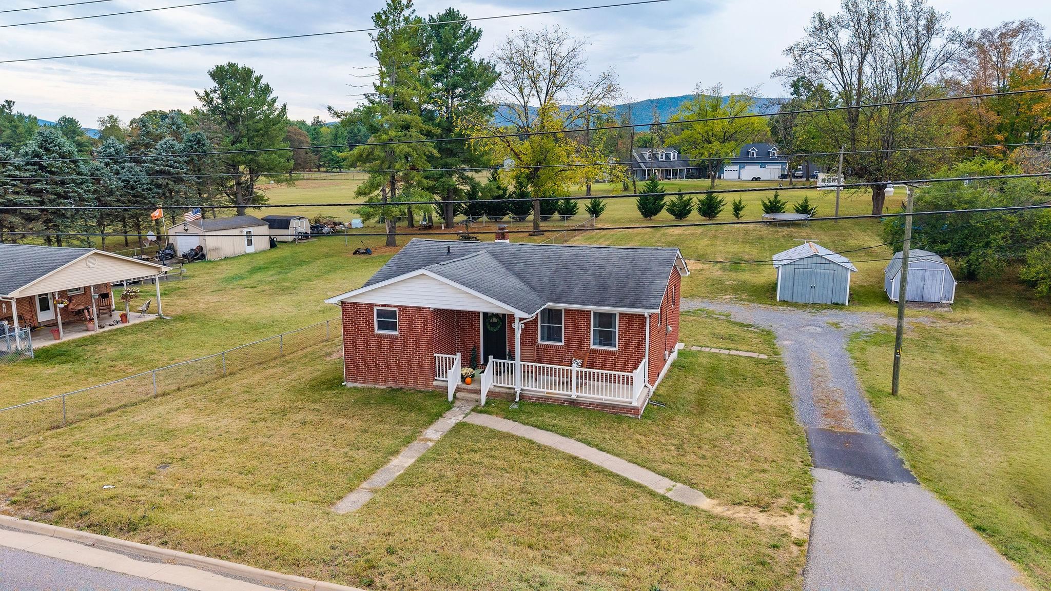 203 HOWARDSVILLE TPKE, STUARTS DRAFT, Virginia 24477, 3 Bedrooms Bedrooms, ,1 BathroomBathrooms,Residential,203 HOWARDSVILLE TPKE,669385 MLS # 669385