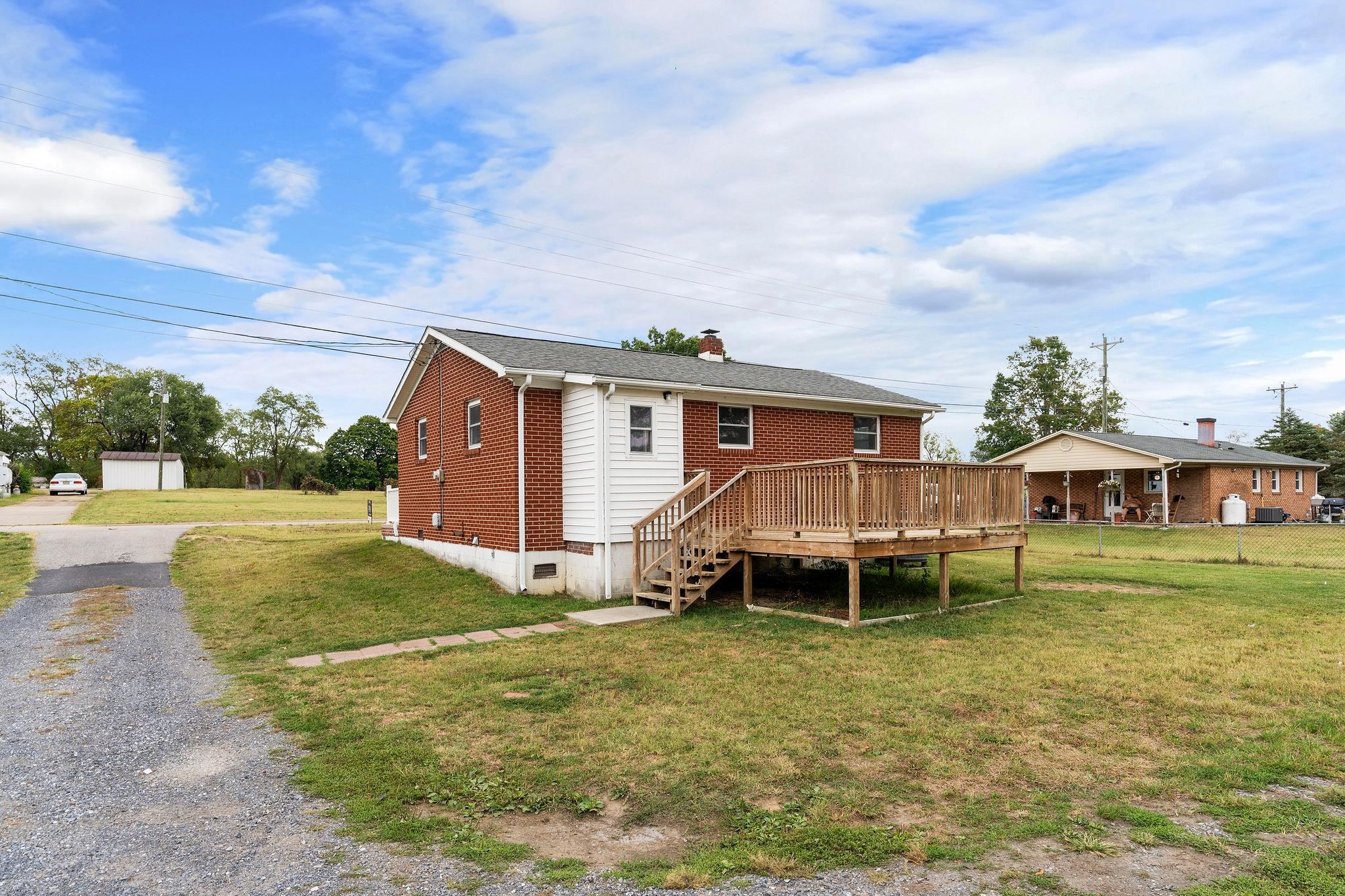 203 HOWARDSVILLE TPKE, STUARTS DRAFT, Virginia 24477, 3 Bedrooms Bedrooms, ,1 BathroomBathrooms,Residential,203 HOWARDSVILLE TPKE,669385 MLS # 669385
