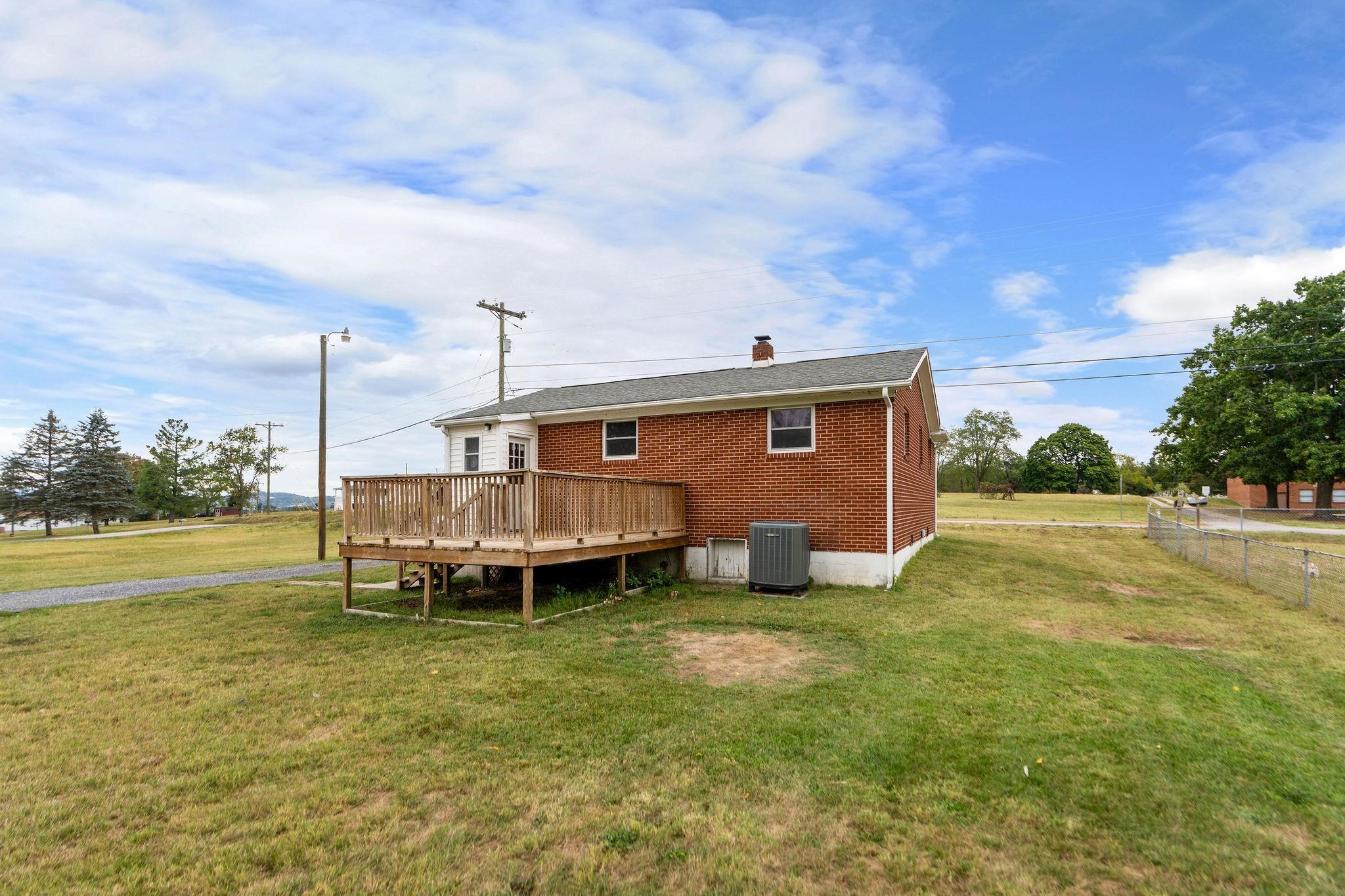 203 HOWARDSVILLE TPKE, STUARTS DRAFT, Virginia 24477, 3 Bedrooms Bedrooms, ,1 BathroomBathrooms,Residential,203 HOWARDSVILLE TPKE,669385 MLS # 669385