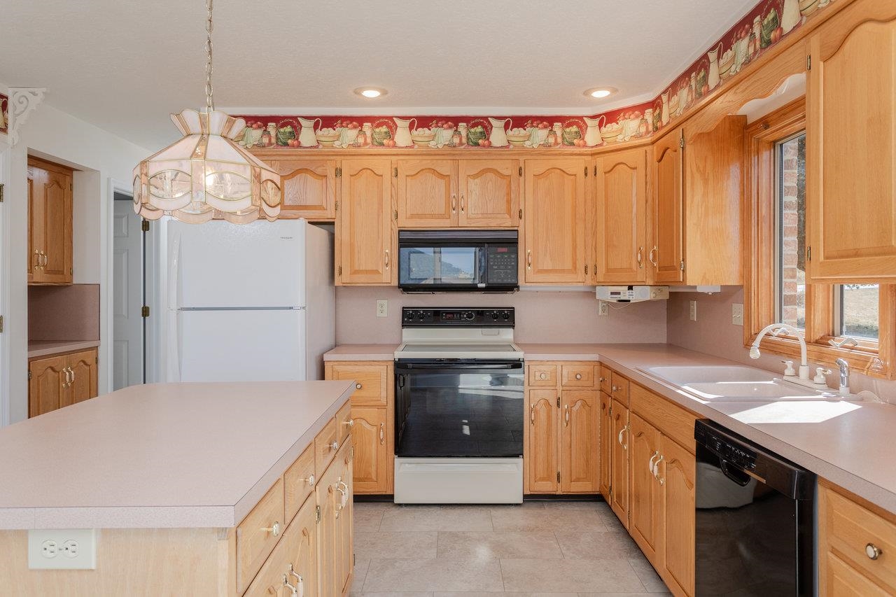 624 ERICKSON AVE, ROCKINGHAM, Virginia 22801, 3 Bedrooms Bedrooms, ,3 BathroomsBathrooms,Residential,624 ERICKSON AVE,669394 MLS # 669394
