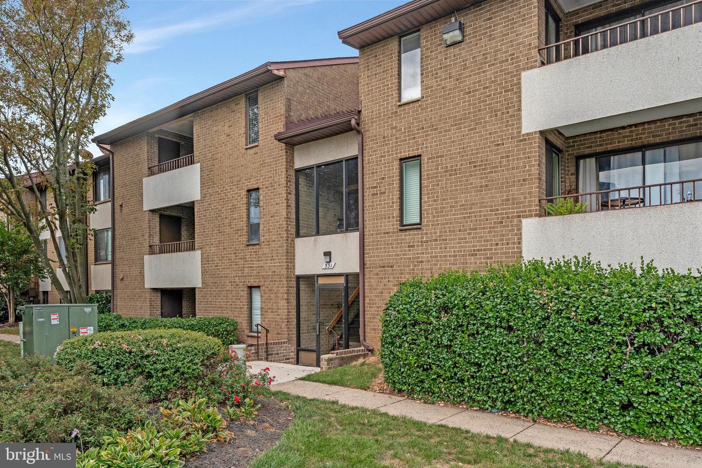 531 FLORIDA AVE #204, HERNDON, Virginia 20170, 2 Bedrooms Bedrooms, ,2 BathroomsBathrooms,Residential,For sale,531 FLORIDA AVE #204,VAFX2263676 MLS # VAFX2263676