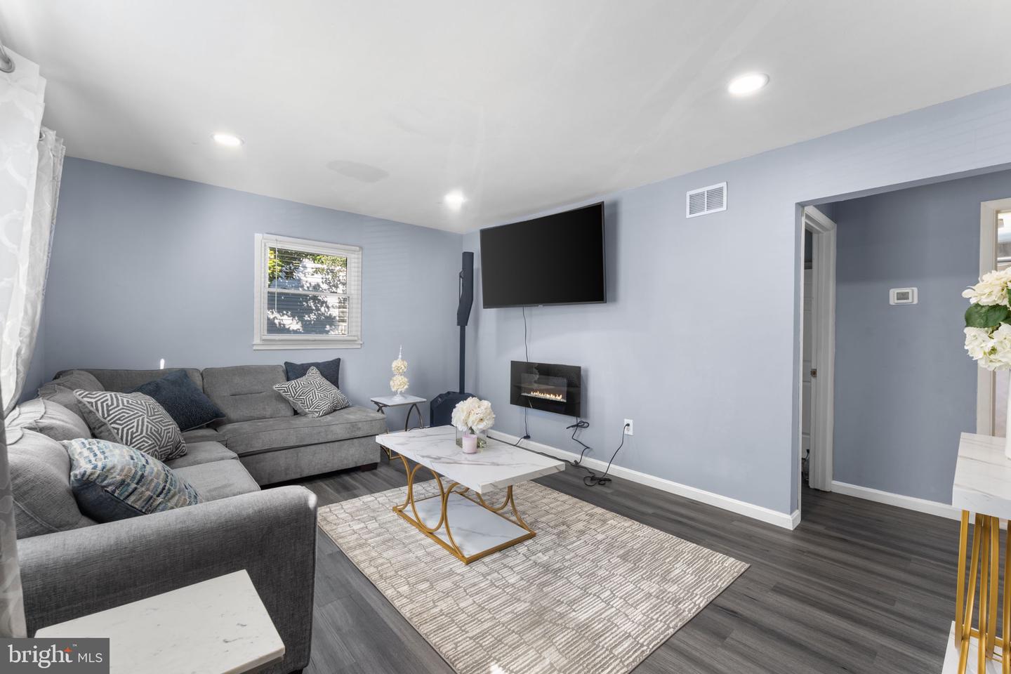 1407 COLCHESTER RD, WOODBRIDGE, Virginia 22191, 3 Bedrooms Bedrooms, 10 Rooms Rooms,3 BathroomsBathrooms,Residential,For sale,1407 COLCHESTER RD,VAPW2103152 MLS # VAPW2103152