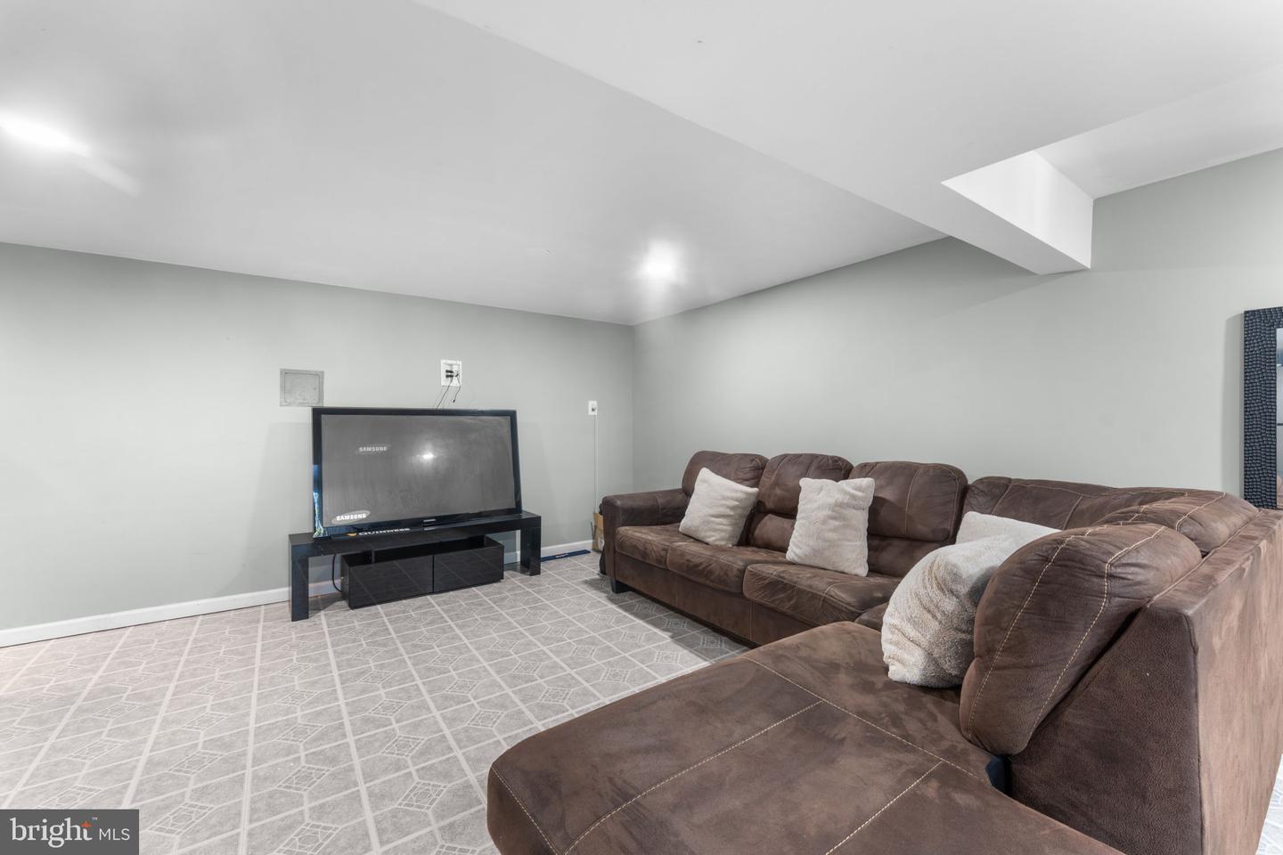 1407 COLCHESTER RD, WOODBRIDGE, Virginia 22191, 3 Bedrooms Bedrooms, 10 Rooms Rooms,3 BathroomsBathrooms,Residential,For sale,1407 COLCHESTER RD,VAPW2103152 MLS # VAPW2103152