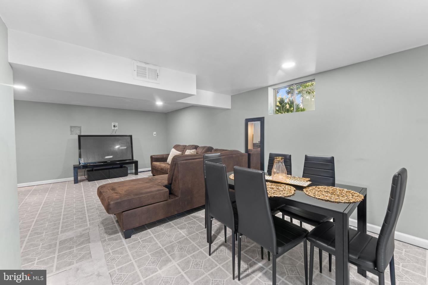 1407 COLCHESTER RD, WOODBRIDGE, Virginia 22191, 3 Bedrooms Bedrooms, 10 Rooms Rooms,3 BathroomsBathrooms,Residential,For sale,1407 COLCHESTER RD,VAPW2103152 MLS # VAPW2103152