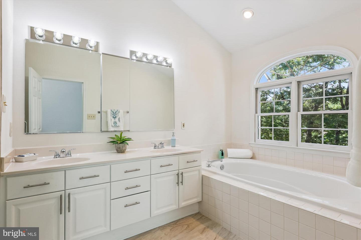 8840 EAGLE ROCK LN, SPRINGFIELD, Virginia 22153, 3 Bedrooms Bedrooms, ,3 BathroomsBathrooms,Residential,For sale,8840 EAGLE ROCK LN,VAFX2265092 MLS # VAFX2265092