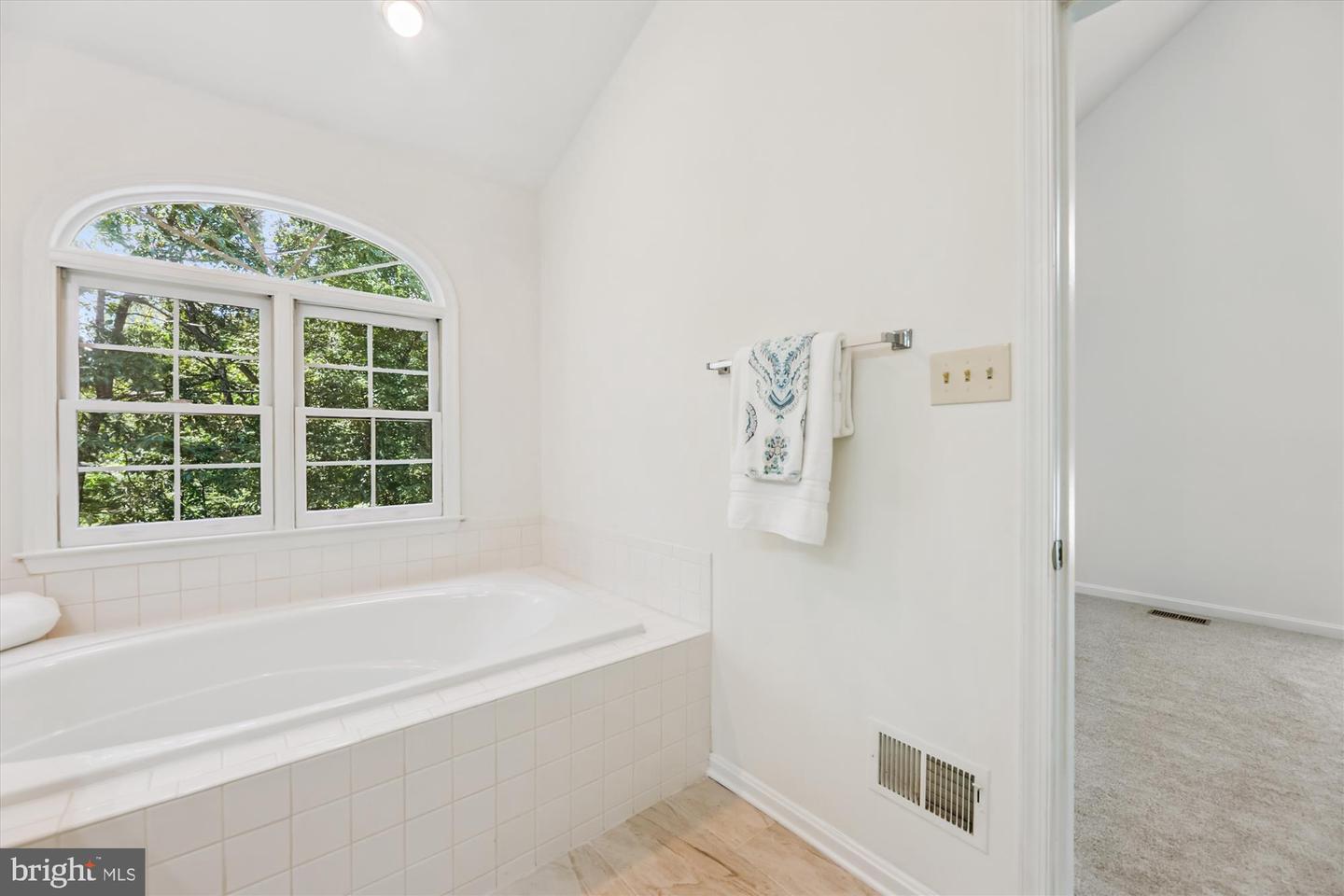 8840 EAGLE ROCK LN, SPRINGFIELD, Virginia 22153, 3 Bedrooms Bedrooms, ,3 BathroomsBathrooms,Residential,For sale,8840 EAGLE ROCK LN,VAFX2265092 MLS # VAFX2265092