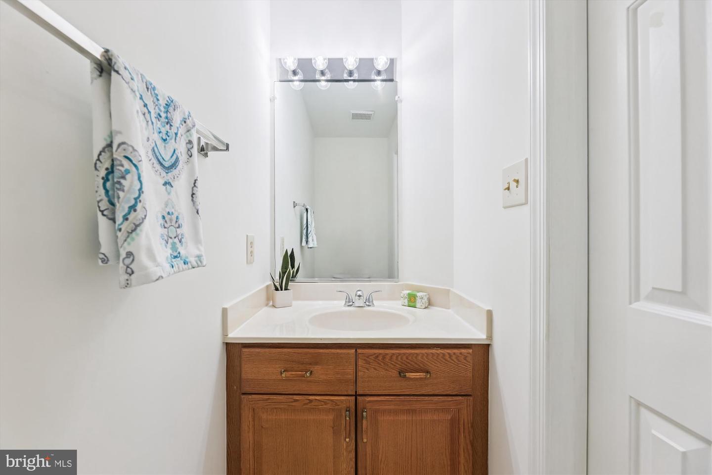 8840 EAGLE ROCK LN, SPRINGFIELD, Virginia 22153, 3 Bedrooms Bedrooms, ,3 BathroomsBathrooms,Residential,For sale,8840 EAGLE ROCK LN,VAFX2265092 MLS # VAFX2265092