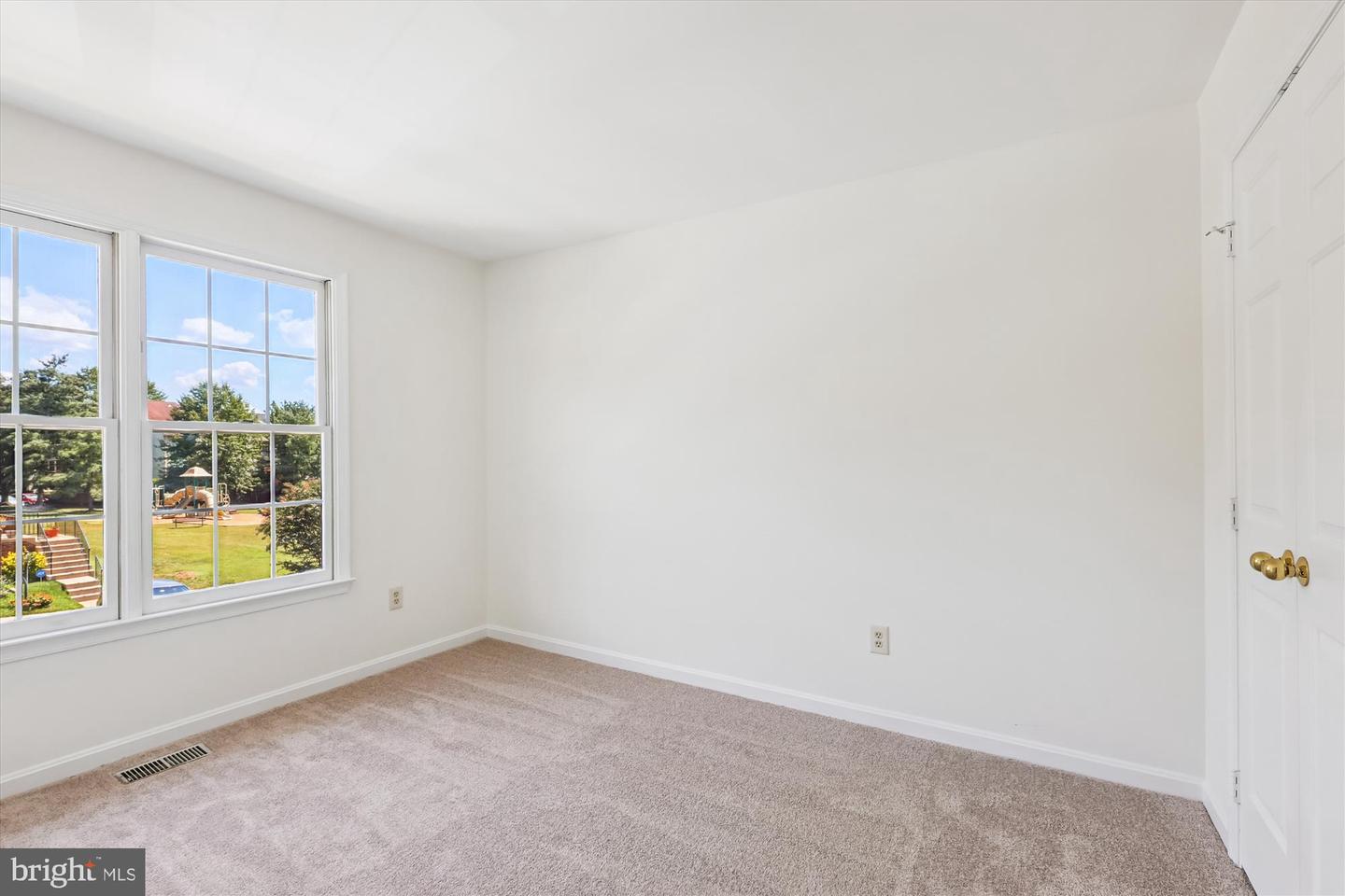 8840 EAGLE ROCK LN, SPRINGFIELD, Virginia 22153, 3 Bedrooms Bedrooms, ,3 BathroomsBathrooms,Residential,For sale,8840 EAGLE ROCK LN,VAFX2265092 MLS # VAFX2265092