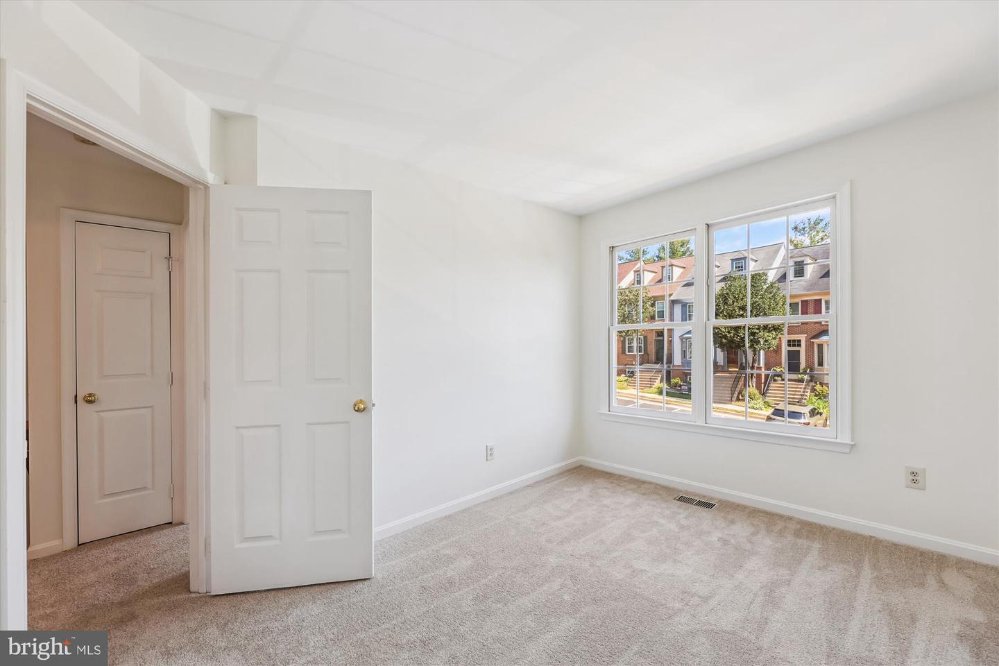 8840 EAGLE ROCK LN, SPRINGFIELD, Virginia 22153, 3 Bedrooms Bedrooms, ,3 BathroomsBathrooms,Residential,For sale,8840 EAGLE ROCK LN,VAFX2265092 MLS # VAFX2265092