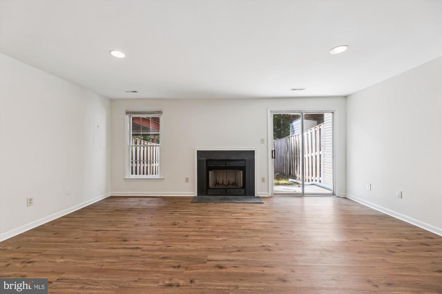 8840 EAGLE ROCK LN, SPRINGFIELD, Virginia 22153, 3 Bedrooms Bedrooms, ,3 BathroomsBathrooms,Residential,For sale,8840 EAGLE ROCK LN,VAFX2265092 MLS # VAFX2265092