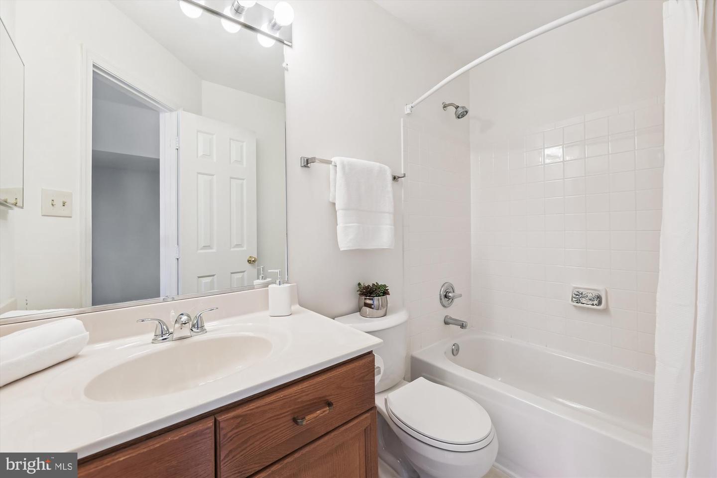 8840 EAGLE ROCK LN, SPRINGFIELD, Virginia 22153, 3 Bedrooms Bedrooms, ,3 BathroomsBathrooms,Residential,For sale,8840 EAGLE ROCK LN,VAFX2265092 MLS # VAFX2265092