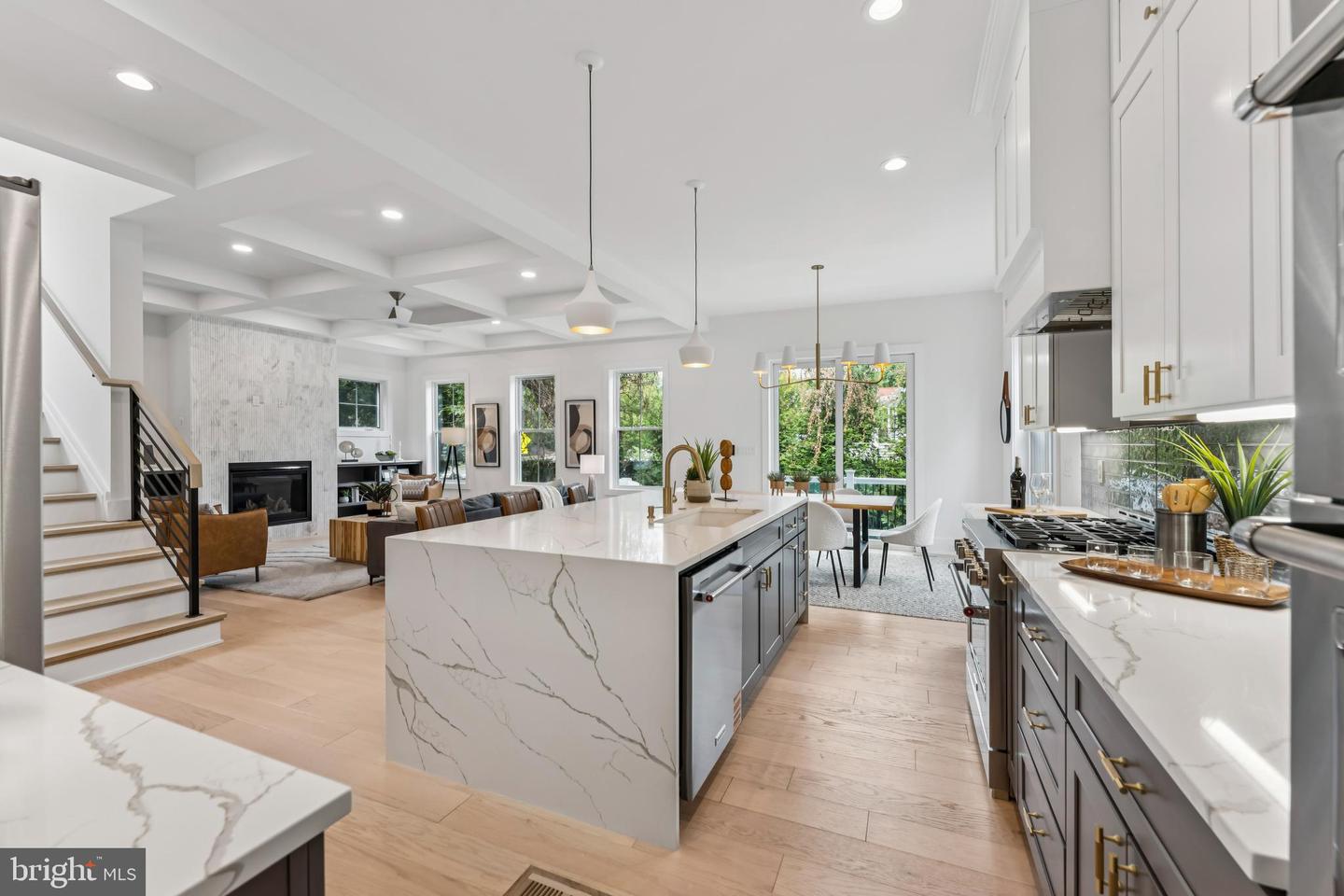 5017 17TH ST N, ARLINGTON, Virginia 22207, 5 Bedrooms Bedrooms, ,5 BathroomsBathrooms,Residential,For sale,5017 17TH ST N,VAAR2063190 MLS # VAAR2063190