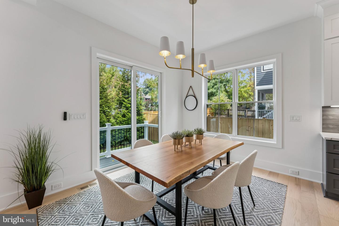 5017 17TH ST N, ARLINGTON, Virginia 22207, 5 Bedrooms Bedrooms, ,5 BathroomsBathrooms,Residential,For sale,5017 17TH ST N,VAAR2063190 MLS # VAAR2063190