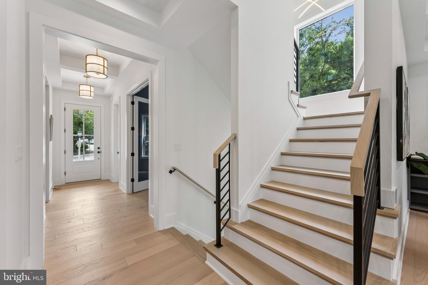 5017 17TH ST N, ARLINGTON, Virginia 22207, 5 Bedrooms Bedrooms, ,5 BathroomsBathrooms,Residential,For sale,5017 17TH ST N,VAAR2063190 MLS # VAAR2063190