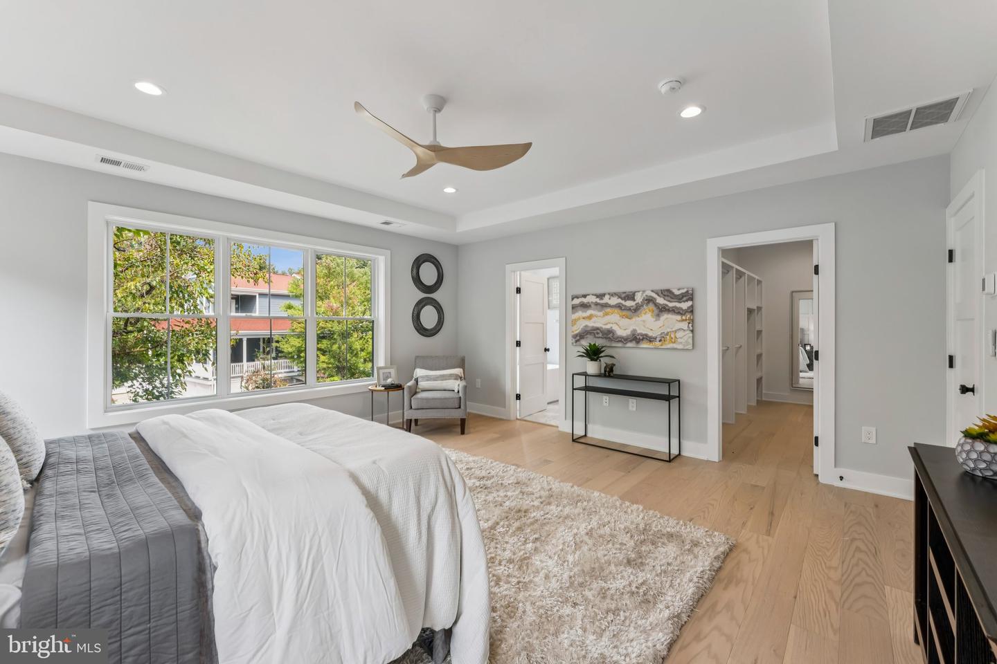 5017 17TH ST N, ARLINGTON, Virginia 22207, 5 Bedrooms Bedrooms, ,5 BathroomsBathrooms,Residential,For sale,5017 17TH ST N,VAAR2063190 MLS # VAAR2063190