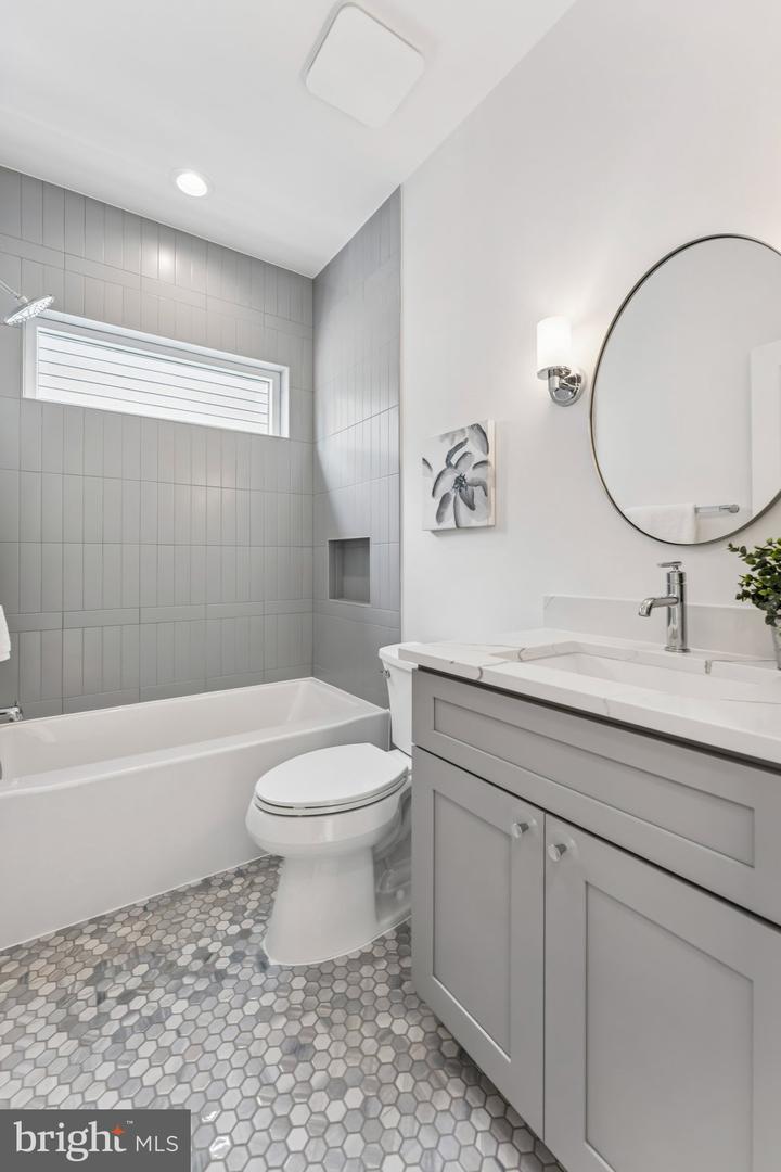 5017 17TH ST N, ARLINGTON, Virginia 22207, 5 Bedrooms Bedrooms, ,5 BathroomsBathrooms,Residential,For sale,5017 17TH ST N,VAAR2063190 MLS # VAAR2063190