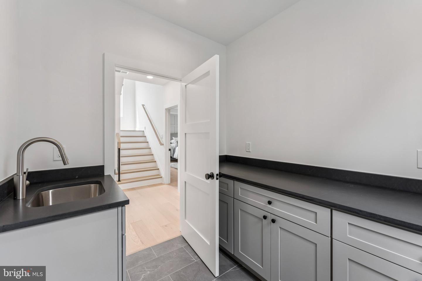 5017 17TH ST N, ARLINGTON, Virginia 22207, 5 Bedrooms Bedrooms, ,5 BathroomsBathrooms,Residential,For sale,5017 17TH ST N,VAAR2063190 MLS # VAAR2063190