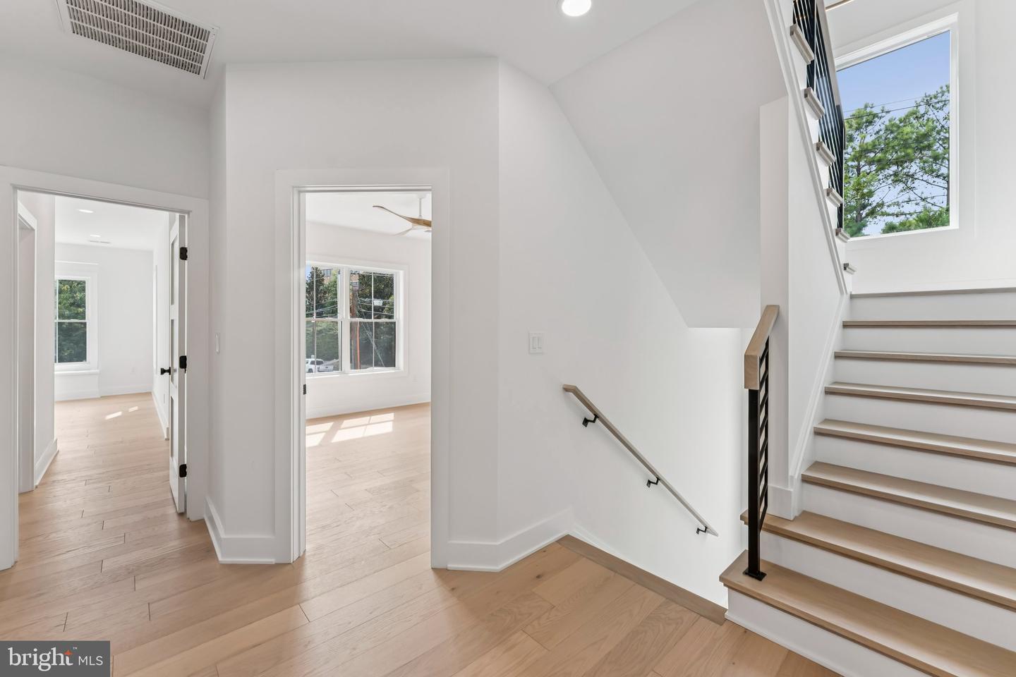 5017 17TH ST N, ARLINGTON, Virginia 22207, 5 Bedrooms Bedrooms, ,5 BathroomsBathrooms,Residential,For sale,5017 17TH ST N,VAAR2063190 MLS # VAAR2063190