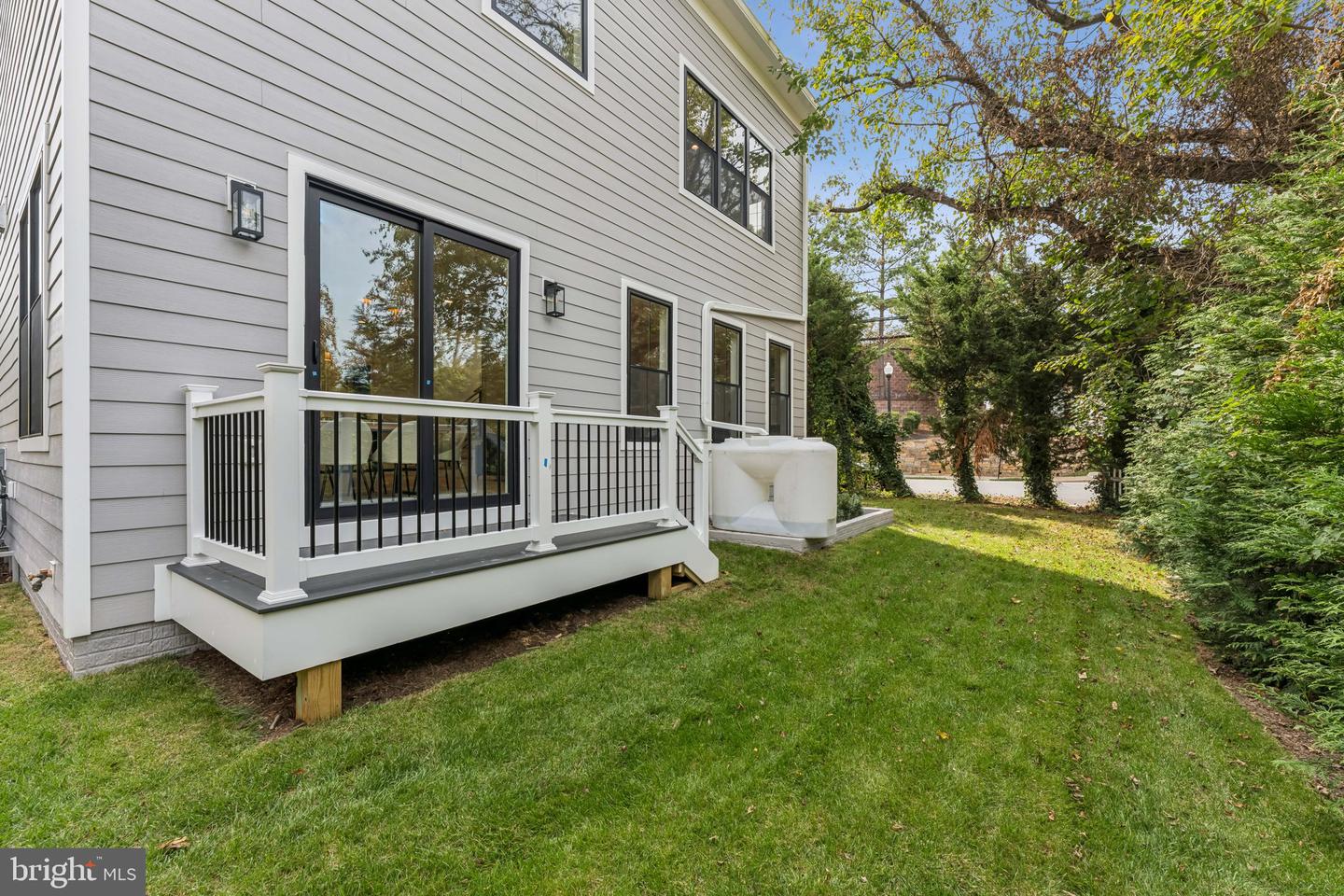 5017 17TH ST N, ARLINGTON, Virginia 22207, 5 Bedrooms Bedrooms, ,5 BathroomsBathrooms,Residential,For sale,5017 17TH ST N,VAAR2063190 MLS # VAAR2063190