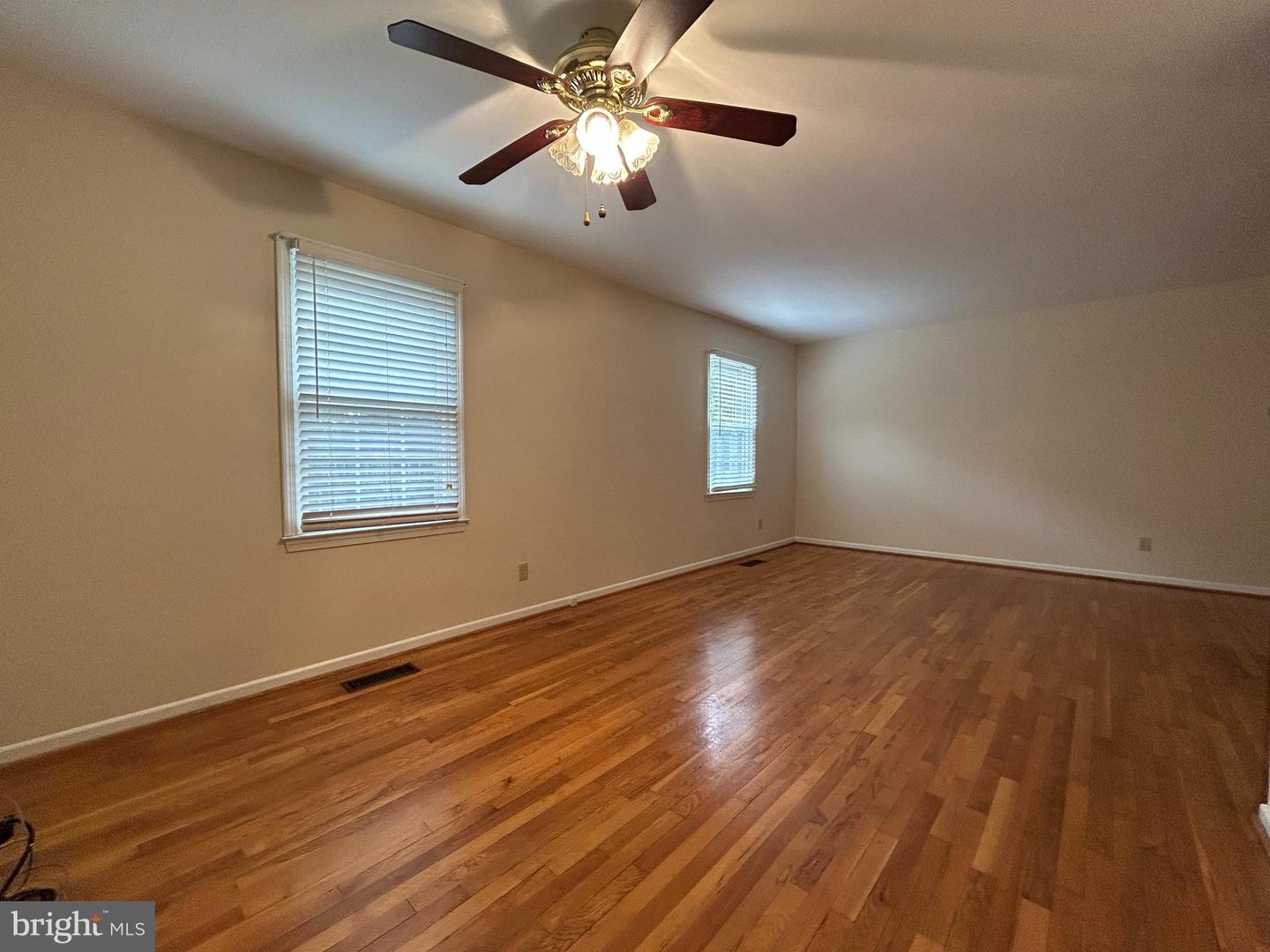 5432 BRIXHAM CT, BURKE, Virginia 22015, 4 Bedrooms Bedrooms, ,3 BathroomsBathrooms,Residential,For sale,5432 BRIXHAM CT,VAFX2265374 MLS # VAFX2265374