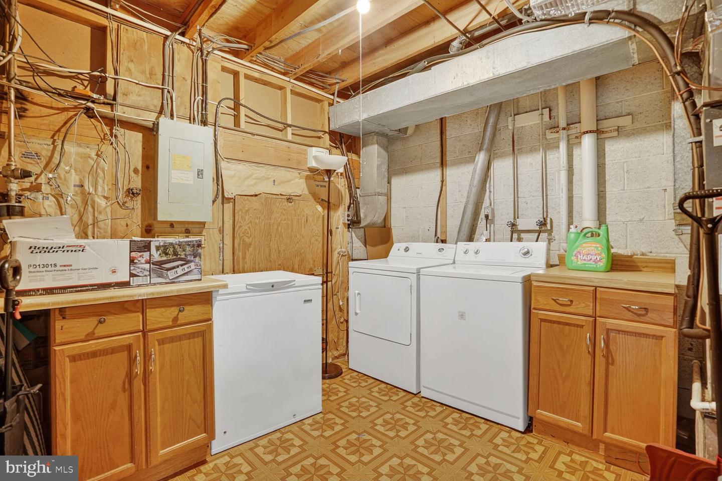 2441 WINDBREAK DR, ALEXANDRIA, Virginia 22306, 3 Bedrooms Bedrooms, ,2 BathroomsBathrooms,Residential,For sale,2441 WINDBREAK DR,VAFX2266000 MLS # VAFX2266000