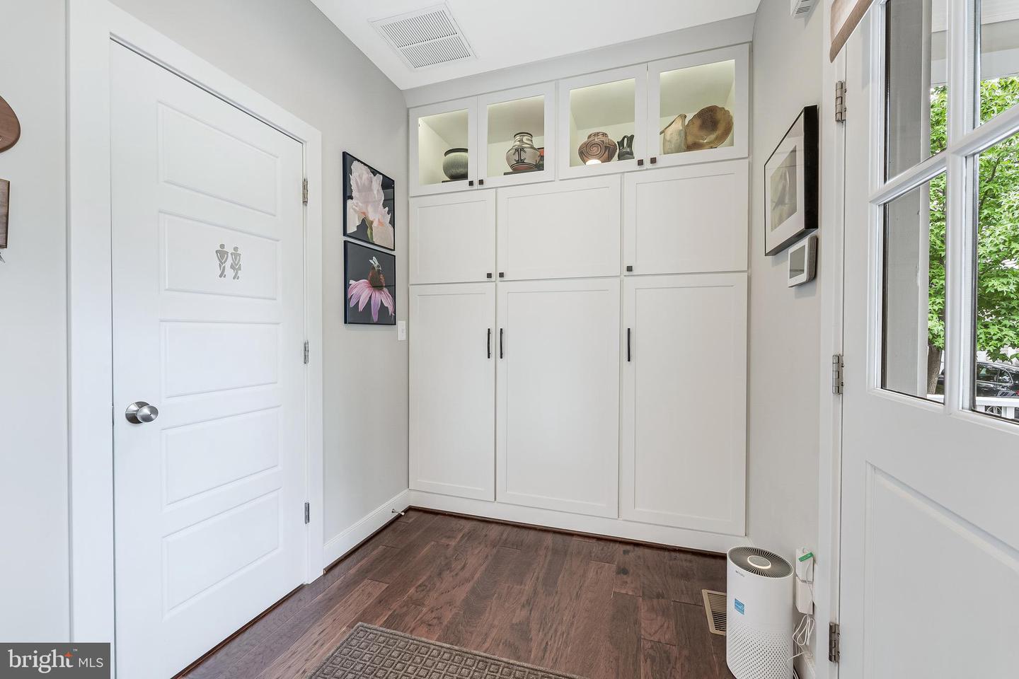 802 VINE ST, HERNDON, Virginia 20170, 4 Bedrooms Bedrooms, ,3 BathroomsBathrooms,Residential,For sale,802 VINE ST,VAFX2266076 MLS # VAFX2266076