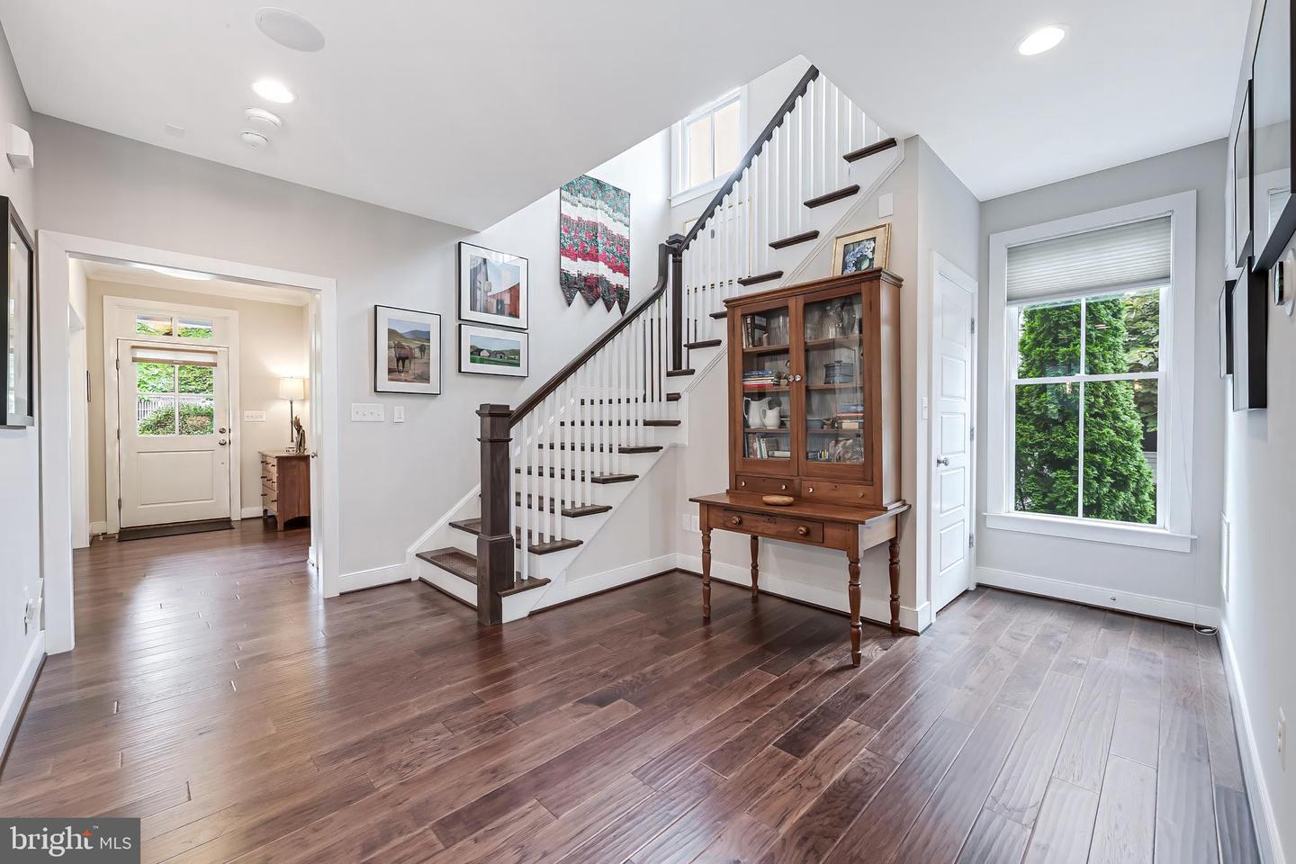 802 VINE ST, HERNDON, Virginia 20170, 4 Bedrooms Bedrooms, ,3 BathroomsBathrooms,Residential,For sale,802 VINE ST,VAFX2266076 MLS # VAFX2266076