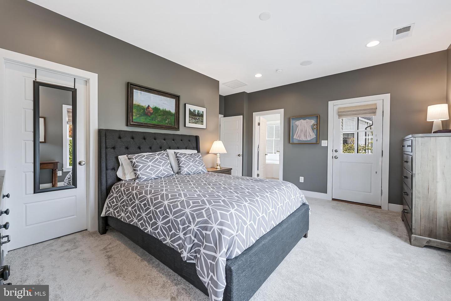 802 VINE ST, HERNDON, Virginia 20170, 4 Bedrooms Bedrooms, ,3 BathroomsBathrooms,Residential,For sale,802 VINE ST,VAFX2266076 MLS # VAFX2266076