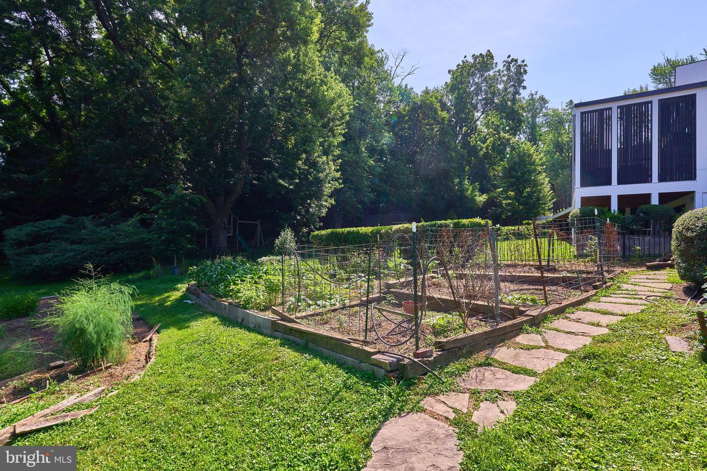 5255 32ND ST N, ARLINGTON, Virginia 22207, 5 Bedrooms Bedrooms, ,3 BathroomsBathrooms,Residential,For sale,5255 32ND ST N,VAAR2063472 MLS # VAAR2063472