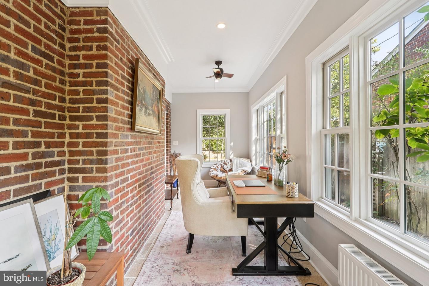 2322 S ARLINGTON RIDGE RD, ARLINGTON, Virginia 22202, 3 Bedrooms Bedrooms, ,2 BathroomsBathrooms,Residential,For sale,2322 S ARLINGTON RIDGE RD,VAAR2063578 MLS # VAAR2063578