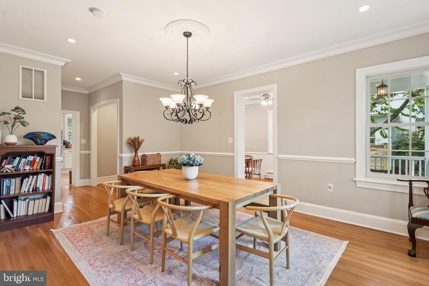 2322 S ARLINGTON RIDGE RD, ARLINGTON, Virginia 22202, 3 Bedrooms Bedrooms, ,2 BathroomsBathrooms,Residential,For sale,2322 S ARLINGTON RIDGE RD,VAAR2063578 MLS # VAAR2063578