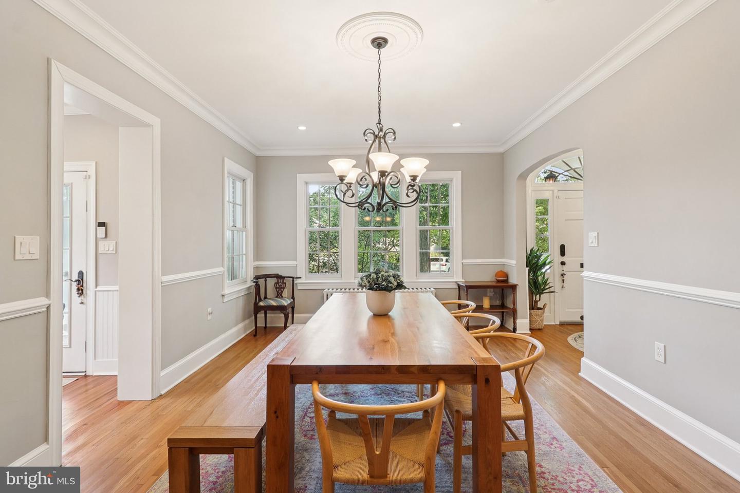 2322 S ARLINGTON RIDGE RD, ARLINGTON, Virginia 22202, 3 Bedrooms Bedrooms, ,2 BathroomsBathrooms,Residential,For sale,2322 S ARLINGTON RIDGE RD,VAAR2063578 MLS # VAAR2063578