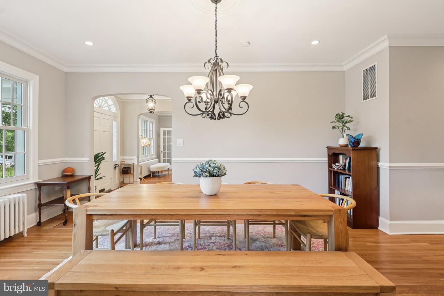 2322 S ARLINGTON RIDGE RD, ARLINGTON, Virginia 22202, 3 Bedrooms Bedrooms, ,2 BathroomsBathrooms,Residential,For sale,2322 S ARLINGTON RIDGE RD,VAAR2063578 MLS # VAAR2063578