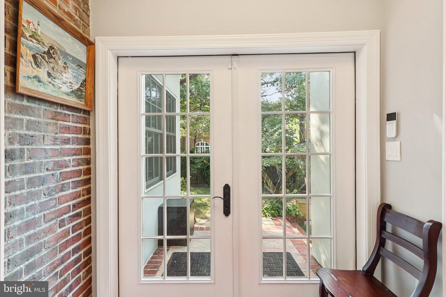 2322 S ARLINGTON RIDGE RD, ARLINGTON, Virginia 22202, 3 Bedrooms Bedrooms, ,2 BathroomsBathrooms,Residential,For sale,2322 S ARLINGTON RIDGE RD,VAAR2063578 MLS # VAAR2063578