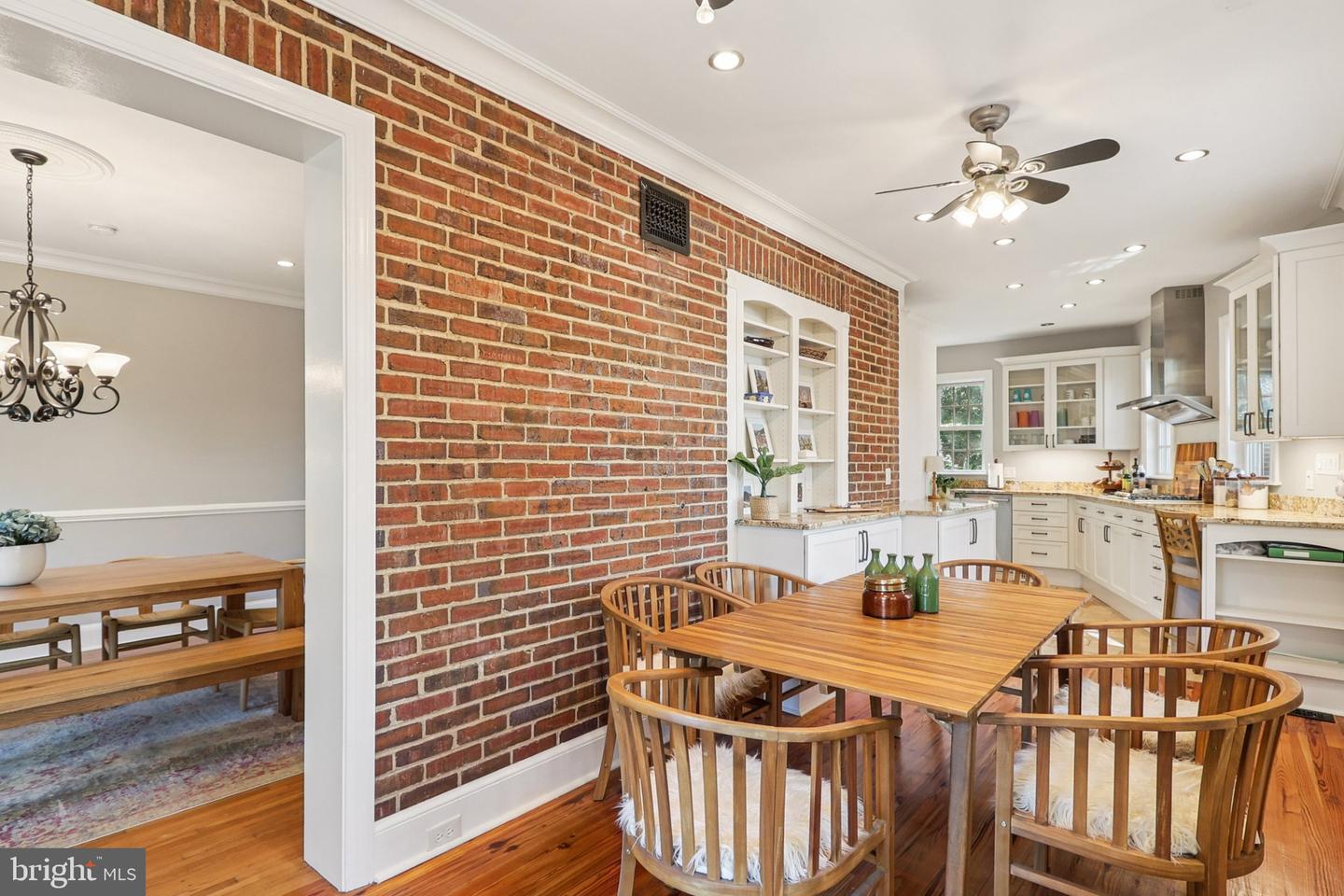 2322 S ARLINGTON RIDGE RD, ARLINGTON, Virginia 22202, 3 Bedrooms Bedrooms, ,2 BathroomsBathrooms,Residential,For sale,2322 S ARLINGTON RIDGE RD,VAAR2063578 MLS # VAAR2063578