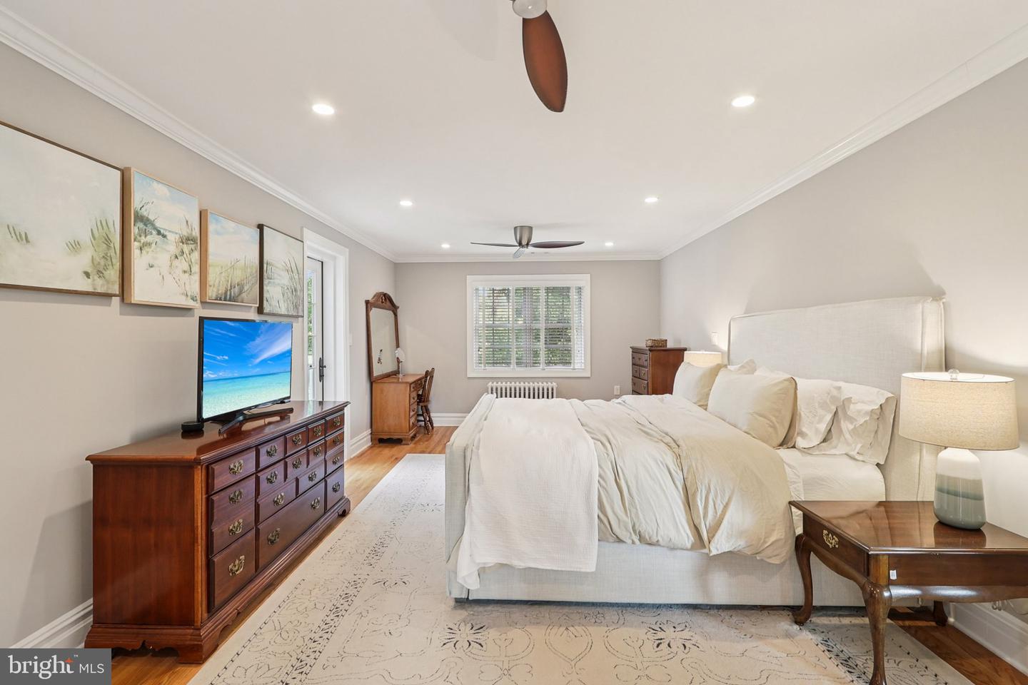 2322 S ARLINGTON RIDGE RD, ARLINGTON, Virginia 22202, 3 Bedrooms Bedrooms, ,2 BathroomsBathrooms,Residential,For sale,2322 S ARLINGTON RIDGE RD,VAAR2063578 MLS # VAAR2063578