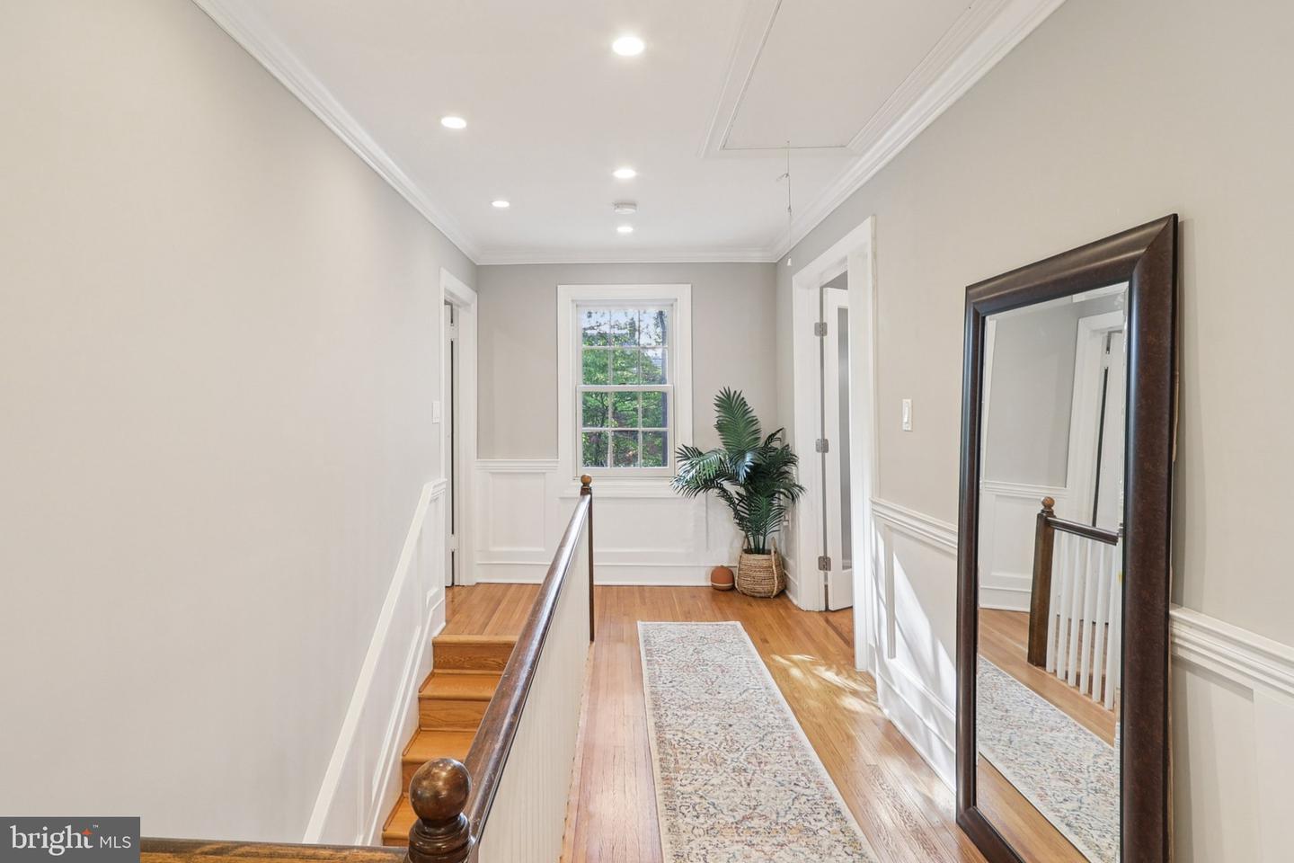 2322 S ARLINGTON RIDGE RD, ARLINGTON, Virginia 22202, 3 Bedrooms Bedrooms, ,2 BathroomsBathrooms,Residential,For sale,2322 S ARLINGTON RIDGE RD,VAAR2063578 MLS # VAAR2063578