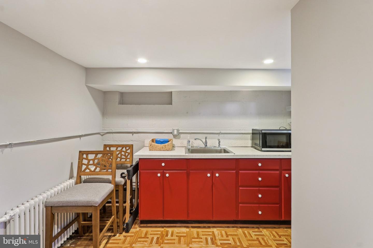 2322 S ARLINGTON RIDGE RD, ARLINGTON, Virginia 22202, 3 Bedrooms Bedrooms, ,2 BathroomsBathrooms,Residential,For sale,2322 S ARLINGTON RIDGE RD,VAAR2063578 MLS # VAAR2063578