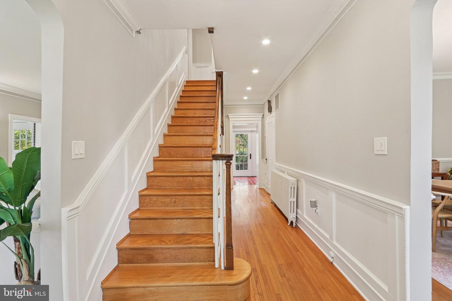 2322 S ARLINGTON RIDGE RD, ARLINGTON, Virginia 22202, 3 Bedrooms Bedrooms, ,2 BathroomsBathrooms,Residential,For sale,2322 S ARLINGTON RIDGE RD,VAAR2063578 MLS # VAAR2063578