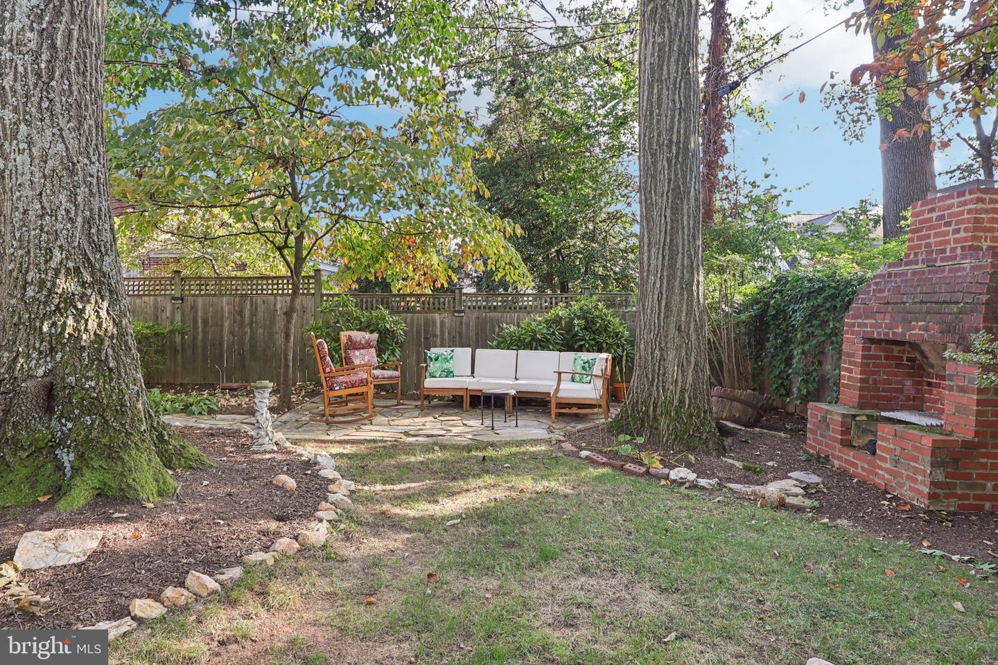 2322 S ARLINGTON RIDGE RD, ARLINGTON, Virginia 22202, 3 Bedrooms Bedrooms, ,2 BathroomsBathrooms,Residential,For sale,2322 S ARLINGTON RIDGE RD,VAAR2063578 MLS # VAAR2063578